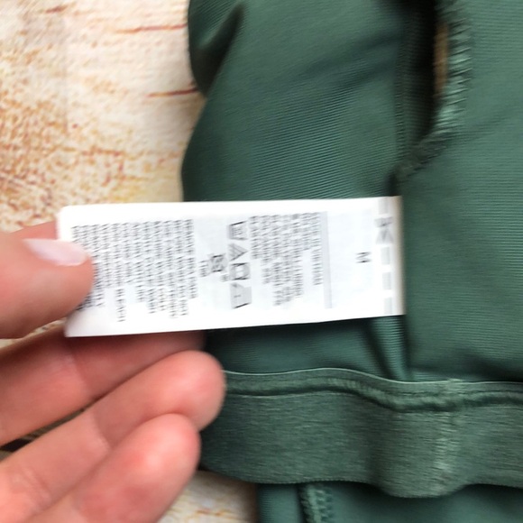 Old Navy Green Power Soft Crop Top - Picture 6 of 6